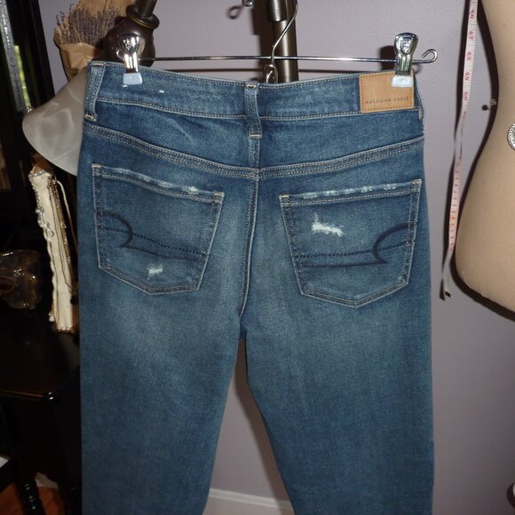 American Eagle DIstressed Button Fly Stretch Jeans Size 4 - Picture 6 of 6